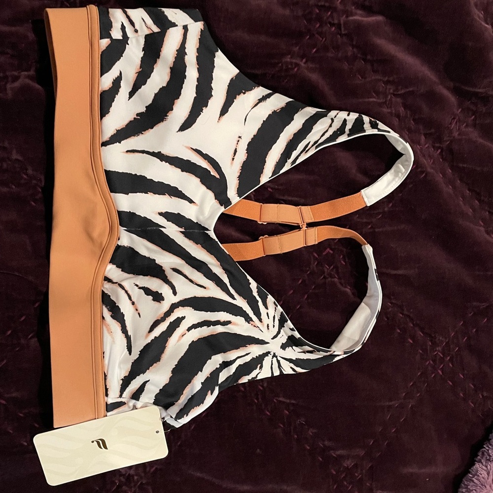 NWT Fabletics Zebra Bra